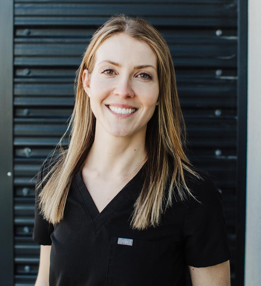Dr. Lisa Bachiu - Dentist